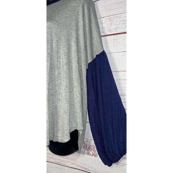 Women’s Navy & Gray Promesa Boutique Balloon Sleeve Top Small - Picture 2 of 3